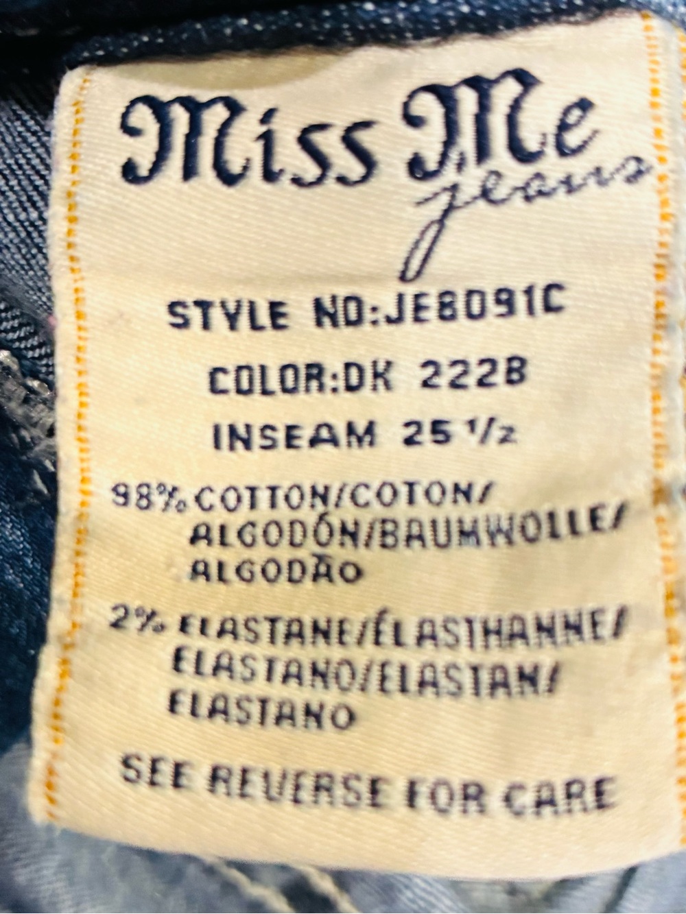 Miss Me Signature Cropped Frayed Stretch Jeans 32x25.5 EUC - Picture 11 of 12